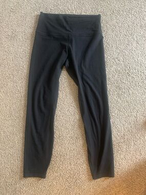 Woman’s Lululemon Black High-Waist Ribbed Leggings
